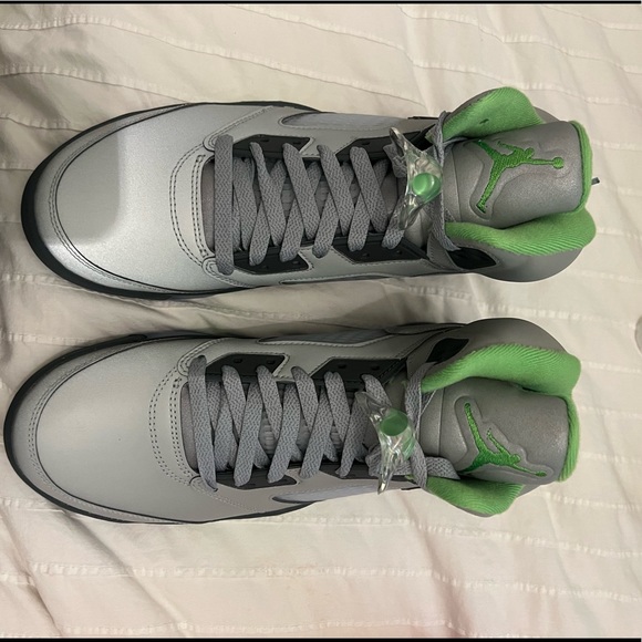 Nike Air Jordan Retro 5 2022 Green Bean Silver Flint Gray 9.5 NIB - Picture 2 of 5